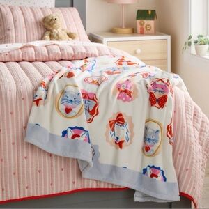 Cozy Cat & Dog Print Blanket - White and Blue